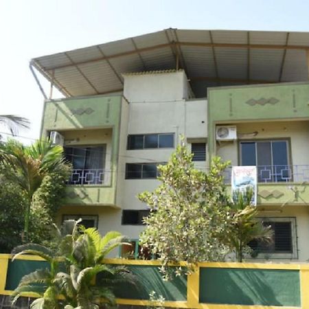 Gulmohar Cottages - Home Stay In Alībāg Exteriör bild