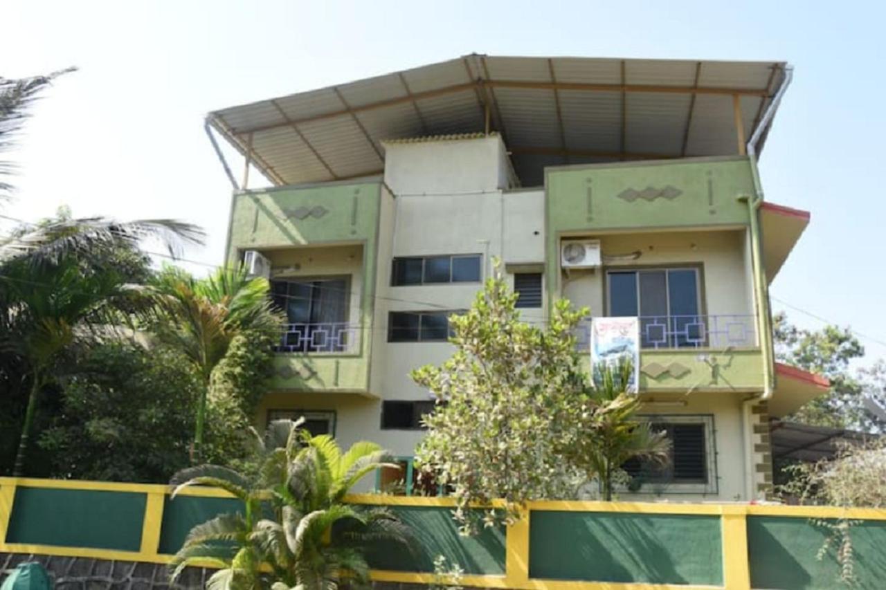 Gulmohar Cottages - Home Stay In Alībāg Exteriör bild