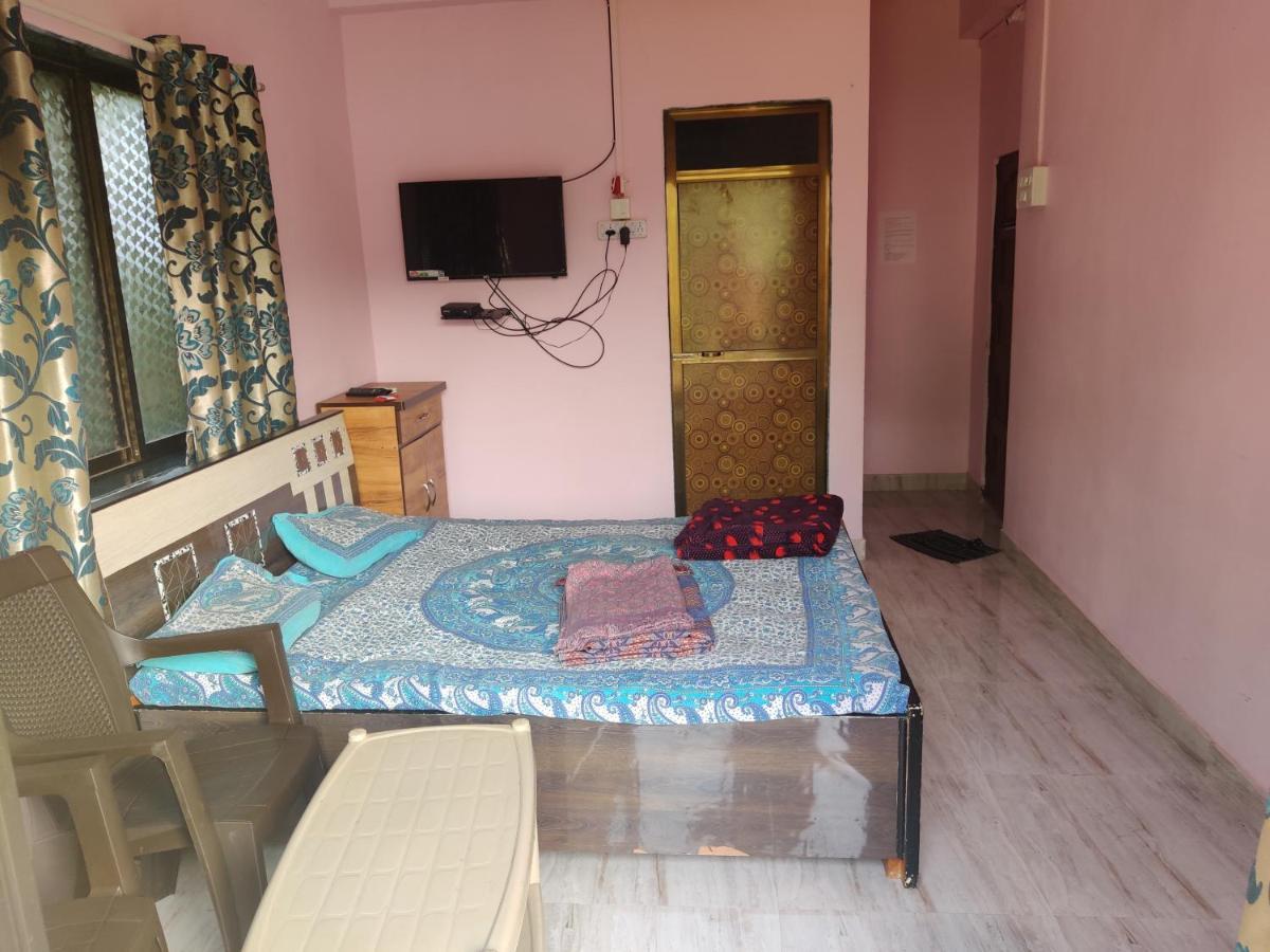 Gulmohar Cottages - Home Stay In Alībāg Exteriör bild