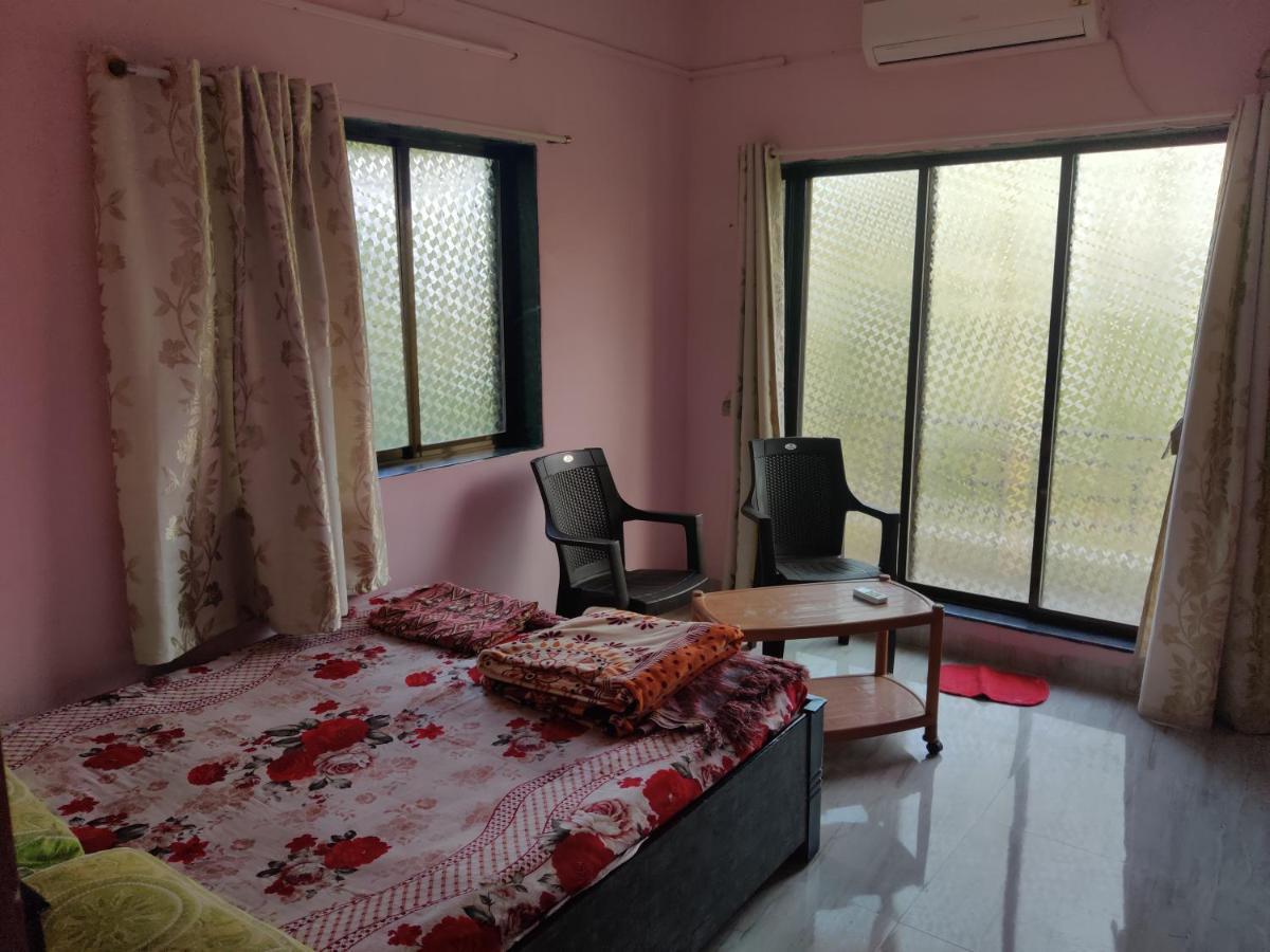Gulmohar Cottages - Home Stay In Alībāg Exteriör bild