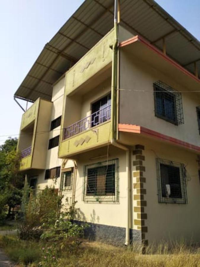 Gulmohar Cottages - Home Stay In Alībāg Exteriör bild