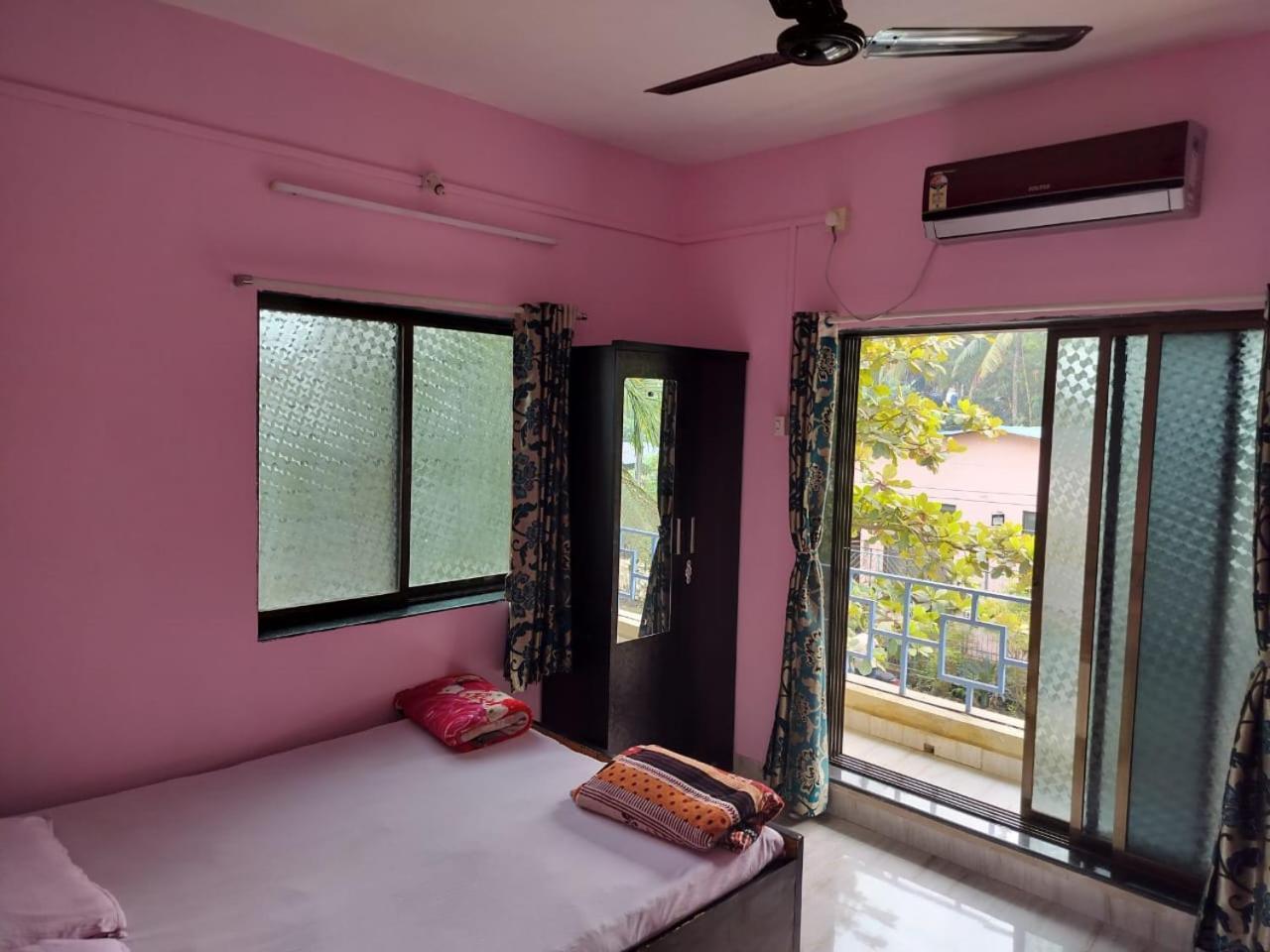 Gulmohar Cottages - Home Stay In Alībāg Exteriör bild
